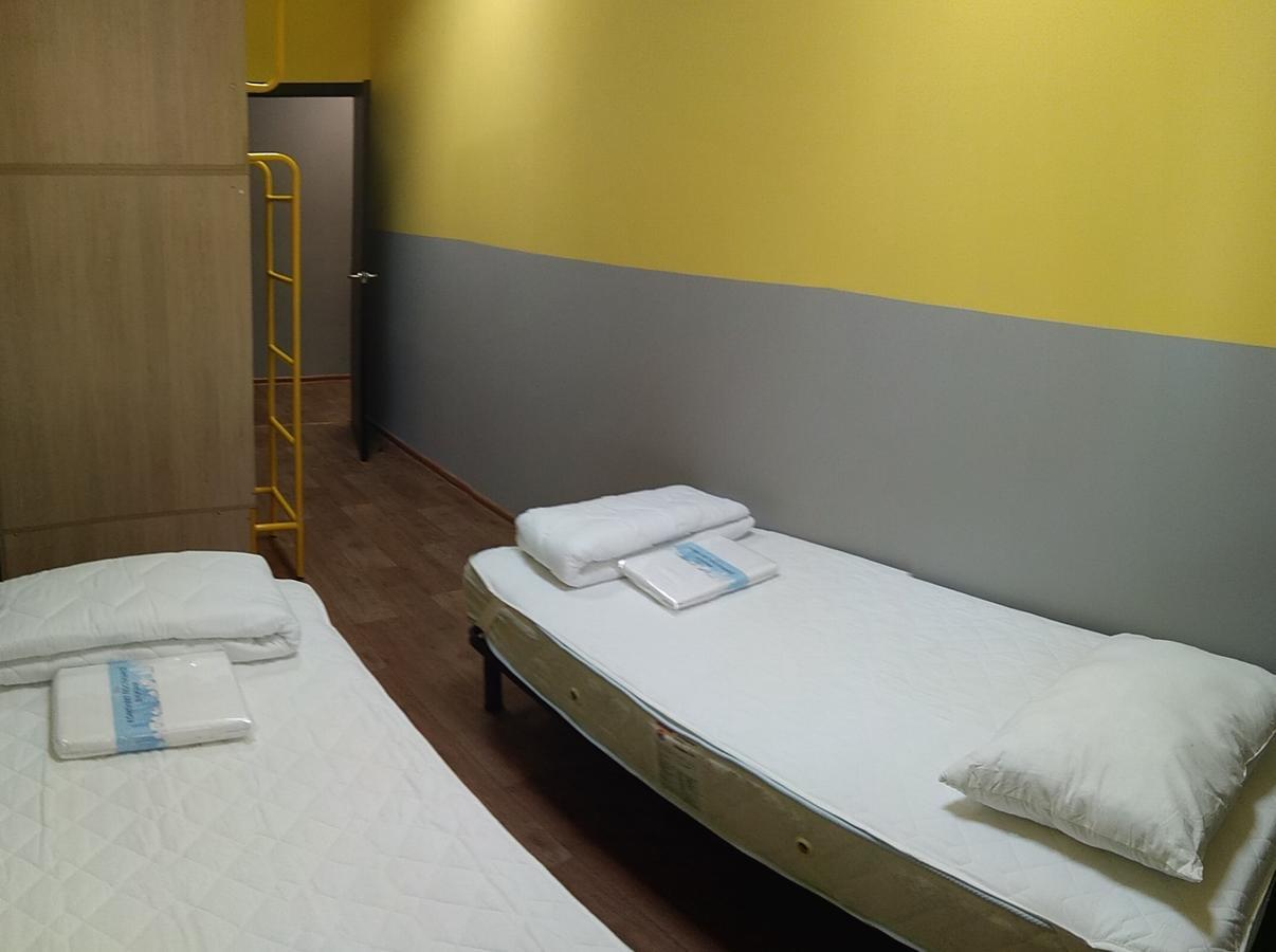 Hello Yellow Hostel Dnipro Exteriör bild