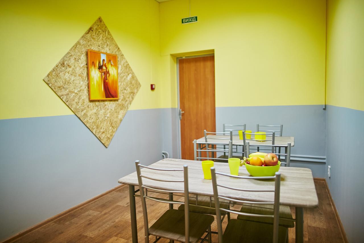 Hello Yellow Hostel Dnipro Exteriör bild